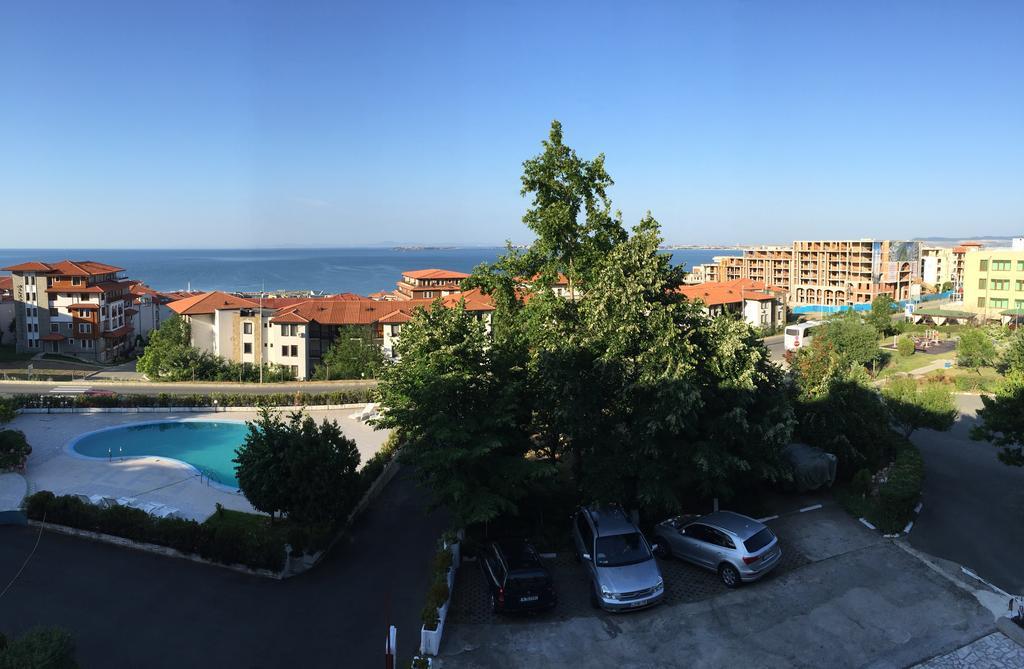 Yanis Guest House Свети Влас Екстериор снимка