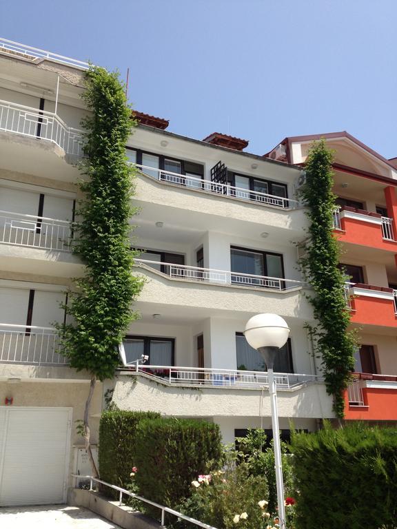 Yanis Guest House Свети Влас Екстериор снимка
