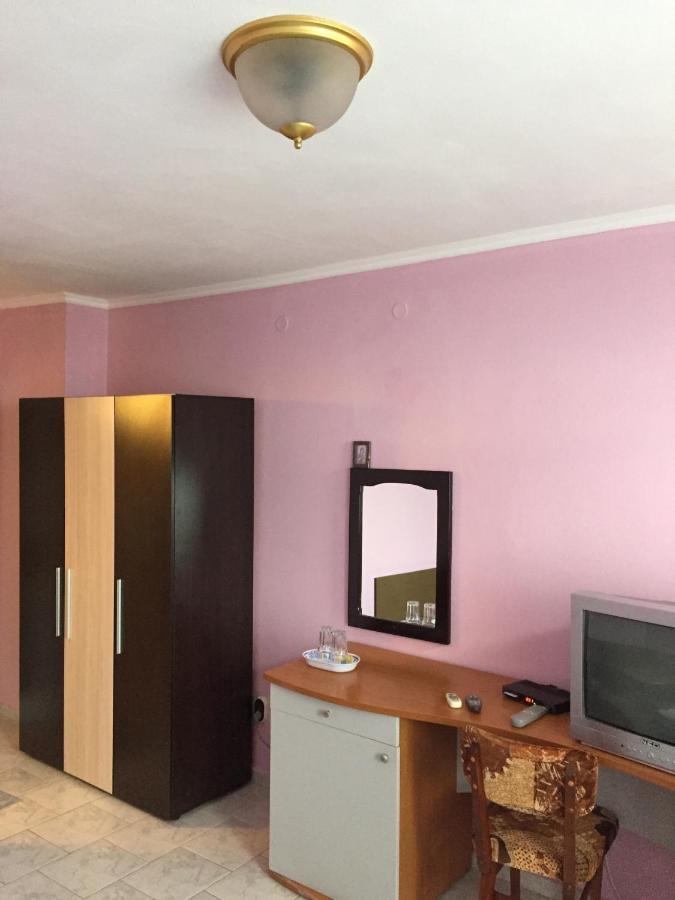Yanis Guest House Свети Влас Стая снимка
